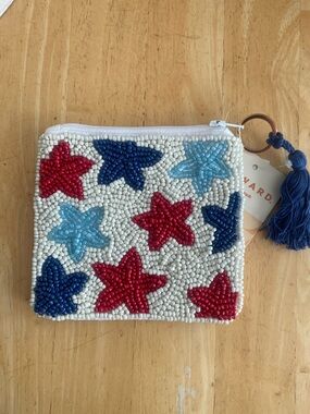 Beaded Star pattern zippered pouch with tassel Patriotic. NWT about 5x4.75